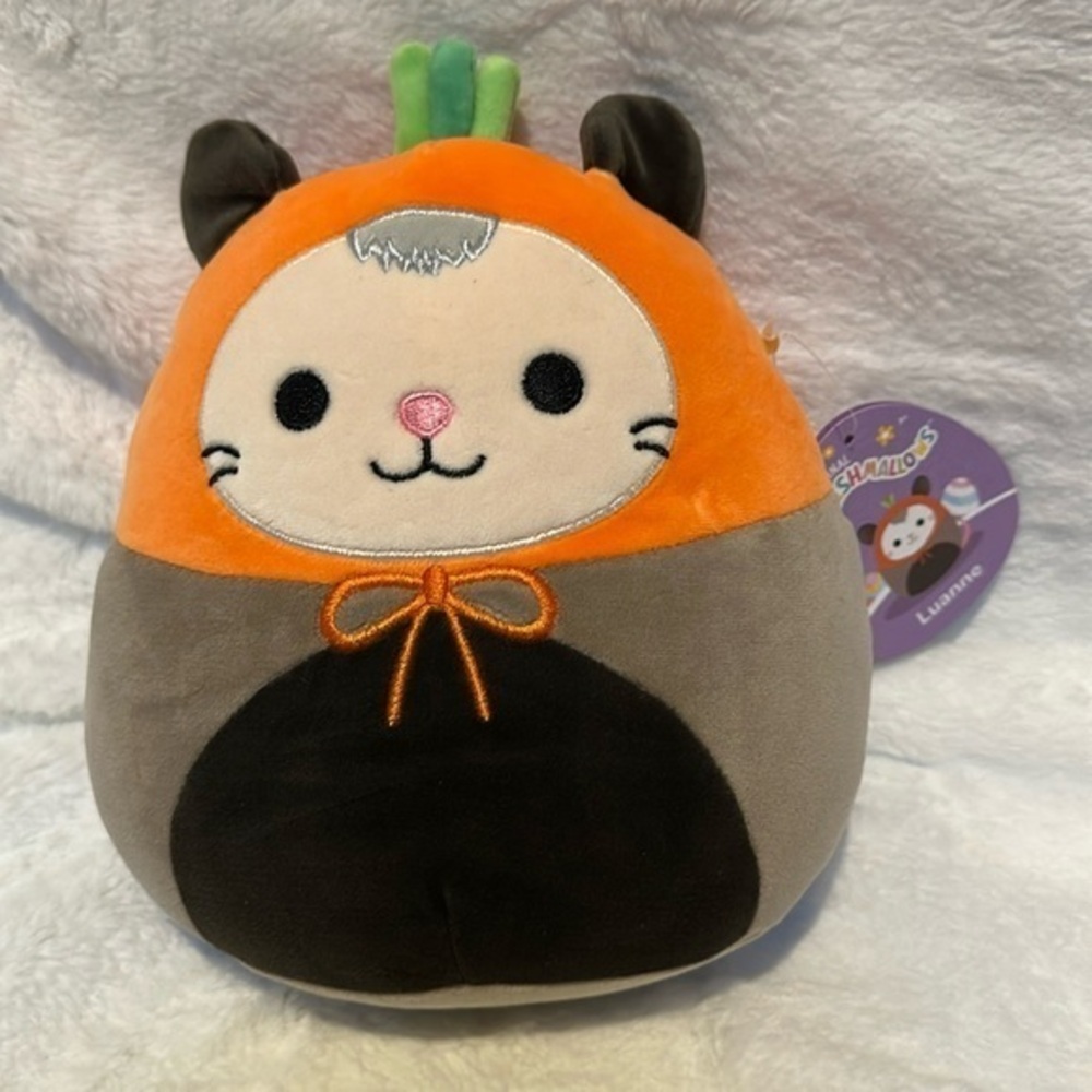 Luanne the Possum 8” Easter Squishmallows 2024